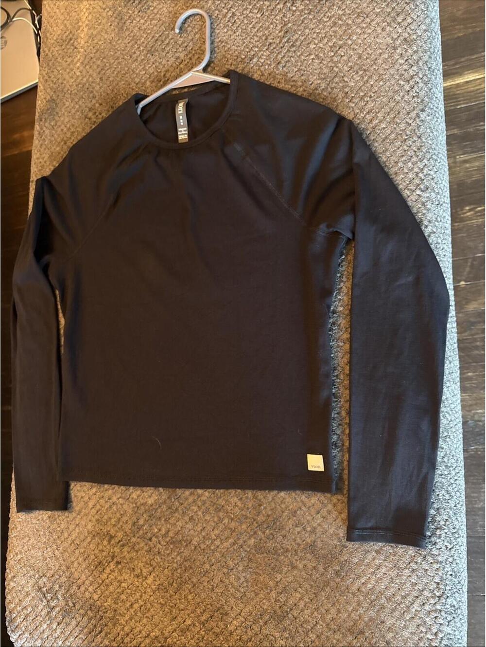 VUORI Womens Cove Twist Sawyer Cropped Long Sleeve Top Size M  Black Yoga Gym - Picture 4 of 9